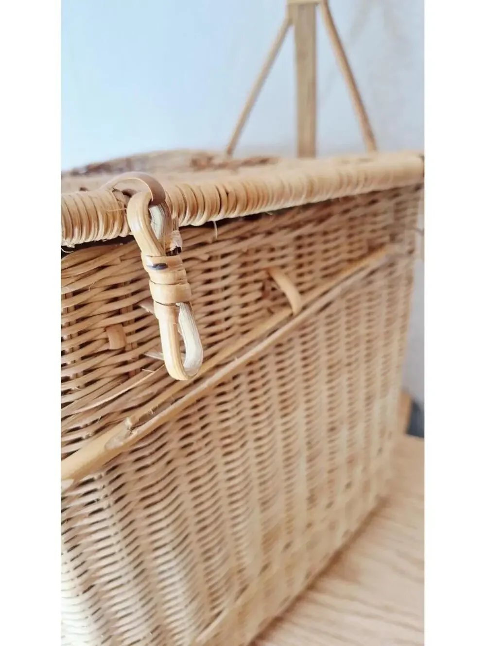 1960’s VTG Camping Wicker Picnic Basket with Double Wine Bottle Holder MCM